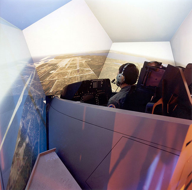 F-22 cockpit with visuals